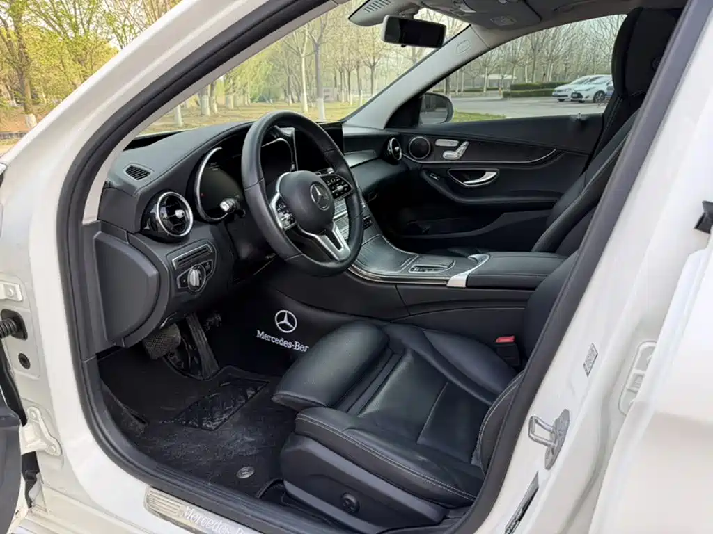Mercedes-Benz C-Class 2020 — фото 15