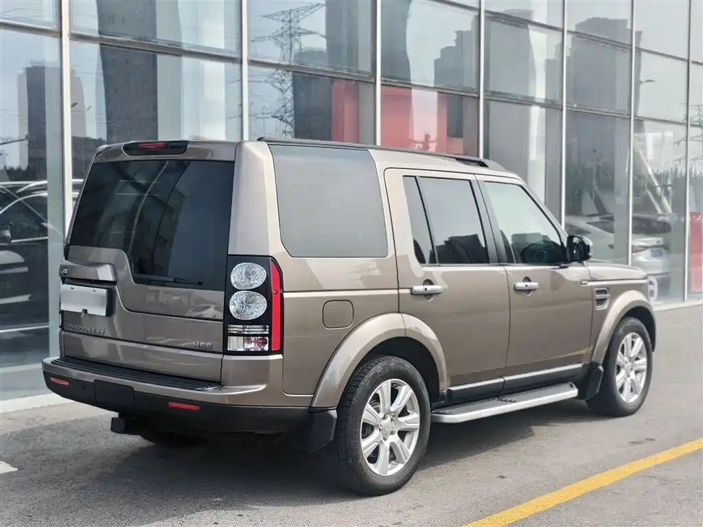 Land Rover Discovery 2016 — фото 10