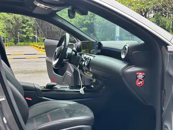 Mercedes-Benz CLA 2023