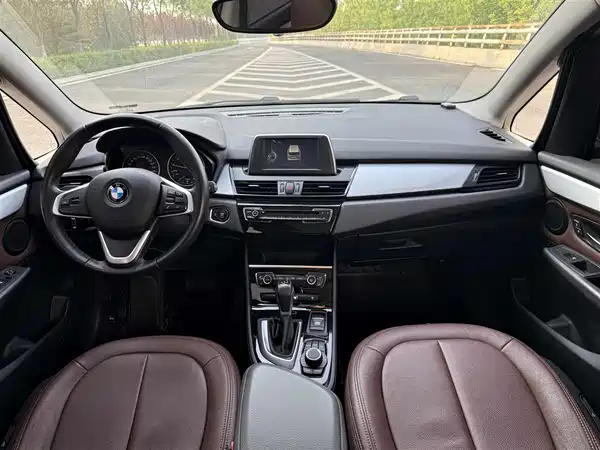 BMW 2 Series Wagon 2015