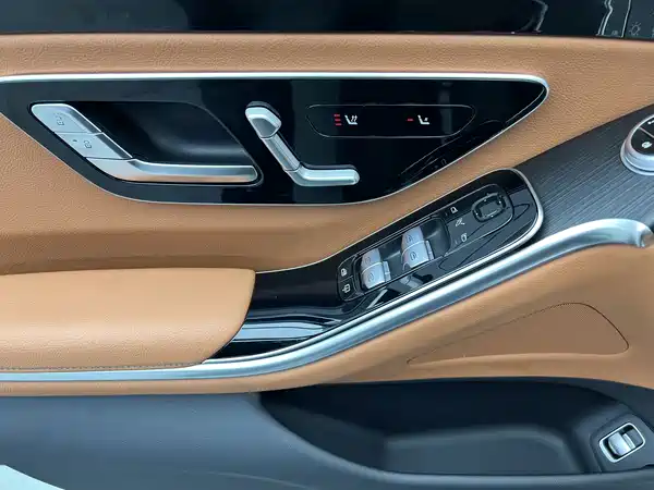 Mercedes-Benz S-Class 2025