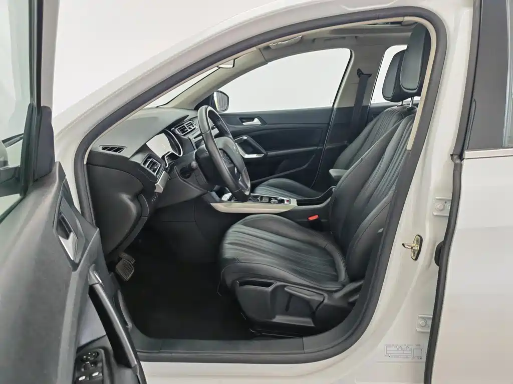 Peugeot 408 2021 — фото 10