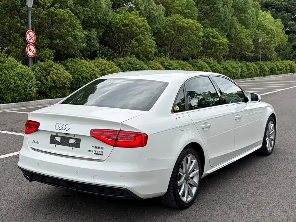 Audi A4L 2016 — фото 11