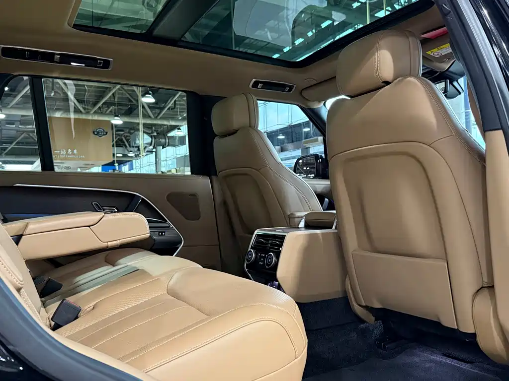 Land Rover Range Rover 2025 — фото 11