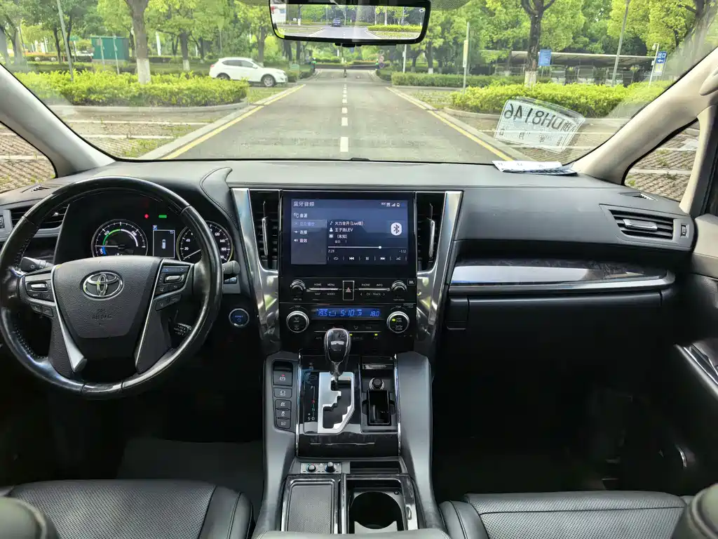 Toyota Vellfire 2021 — фото 10