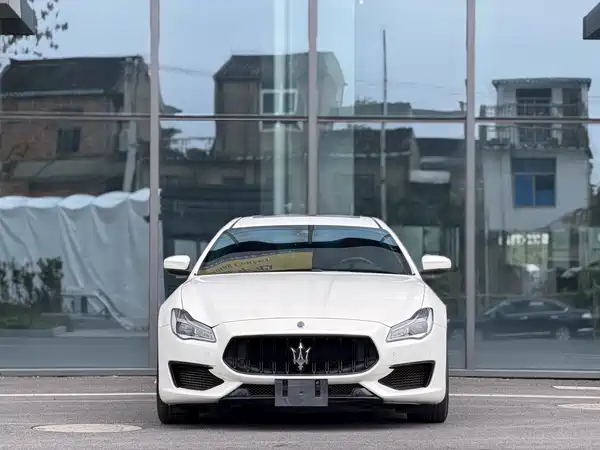 Maserati Quattroporte 2022