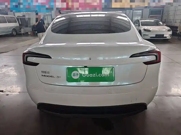 Tesla Model 3 2025