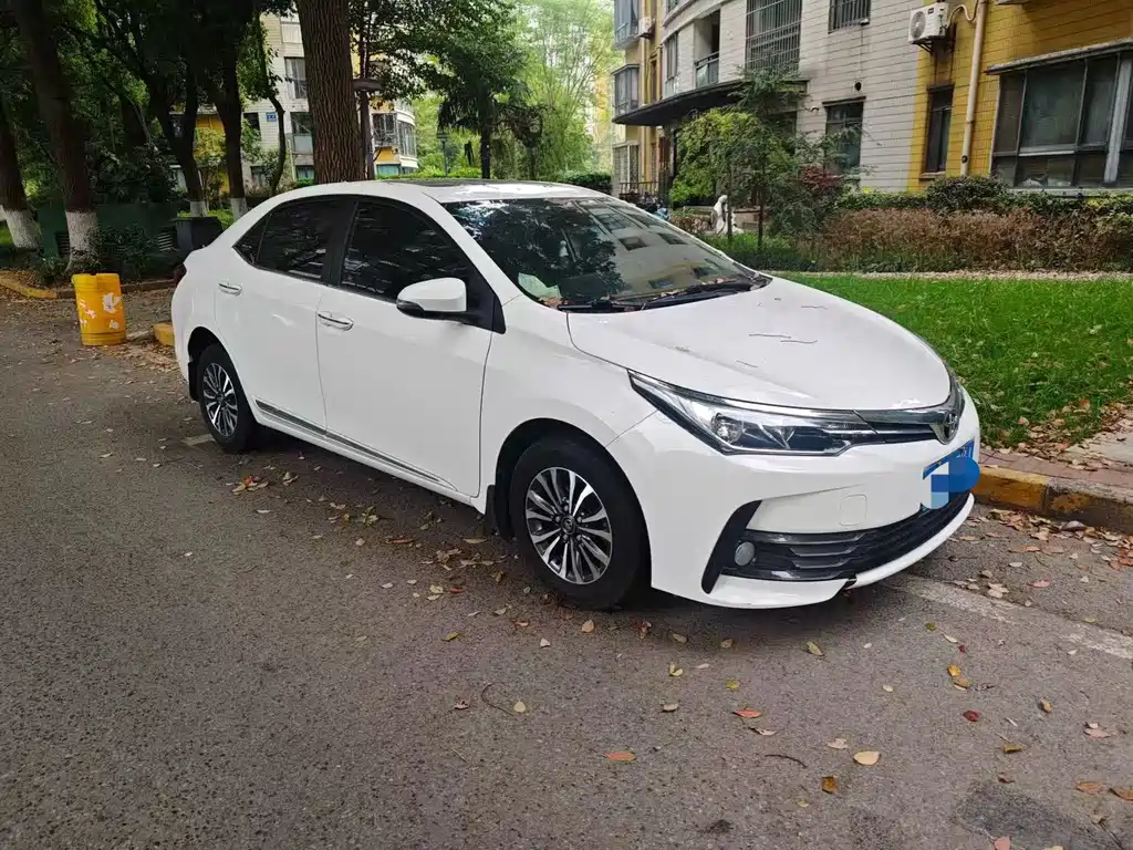 Toyota Corolla 2018 — фото 3