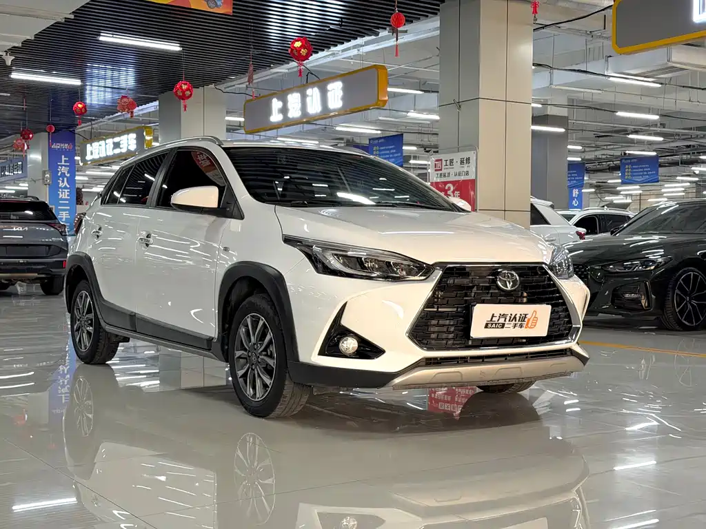 Toyota Yaris L 2022 — фото 3