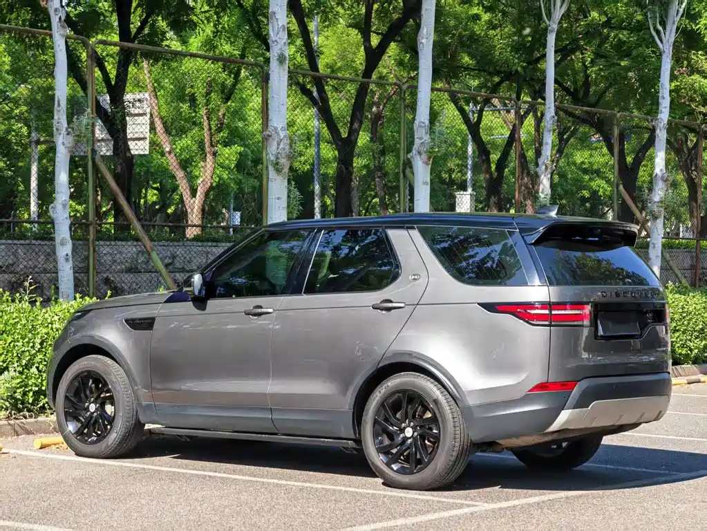 Land Rover Discovery 2018 — фото 13
