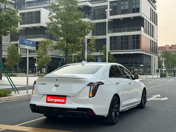 Cadillac CT4 2021