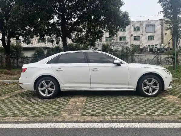 Audi A4L 2019