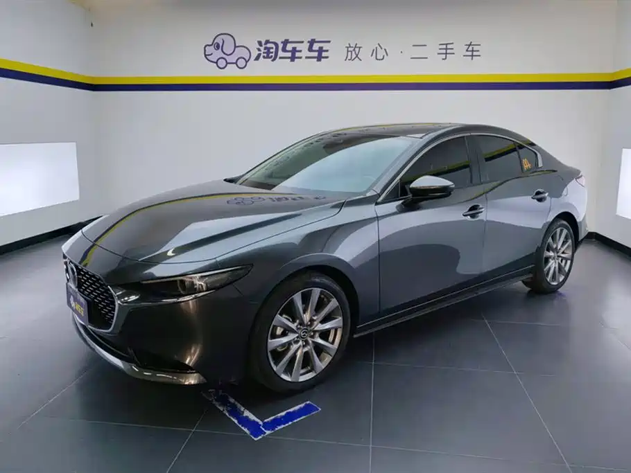 Mazda 3 Axela 2024 — фото 1