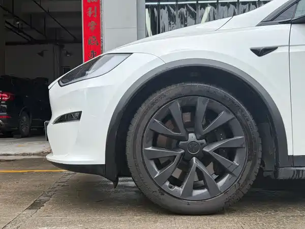Tesla Model X 2023
