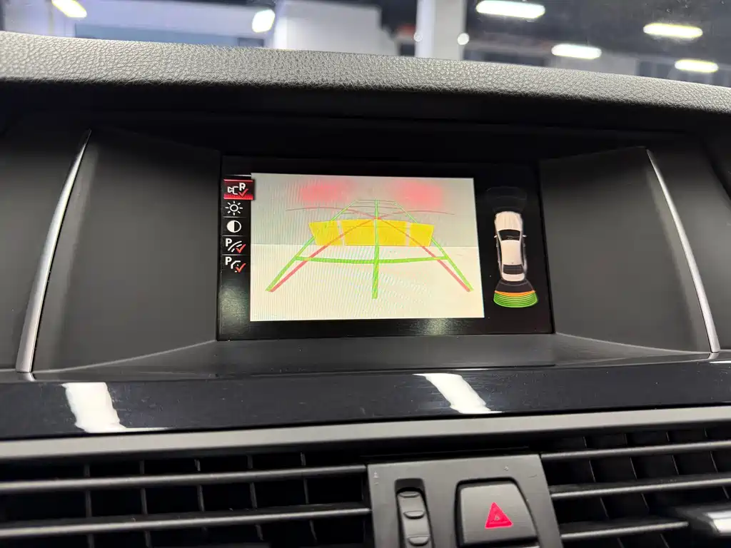 BMW 5 Series 2017 — фото 15