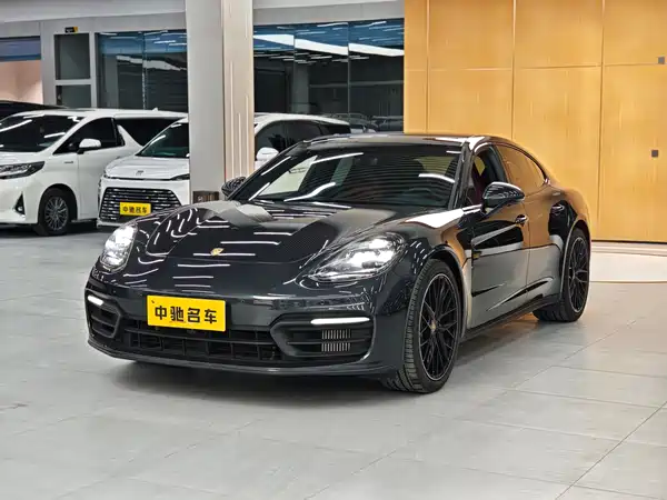 Porsche Panamera 2022