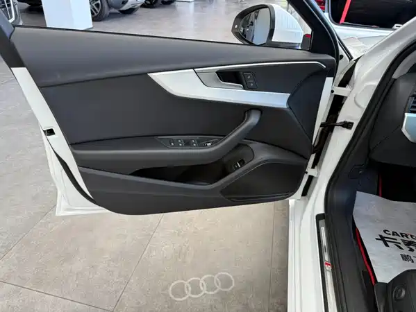 Audi A4L 2023