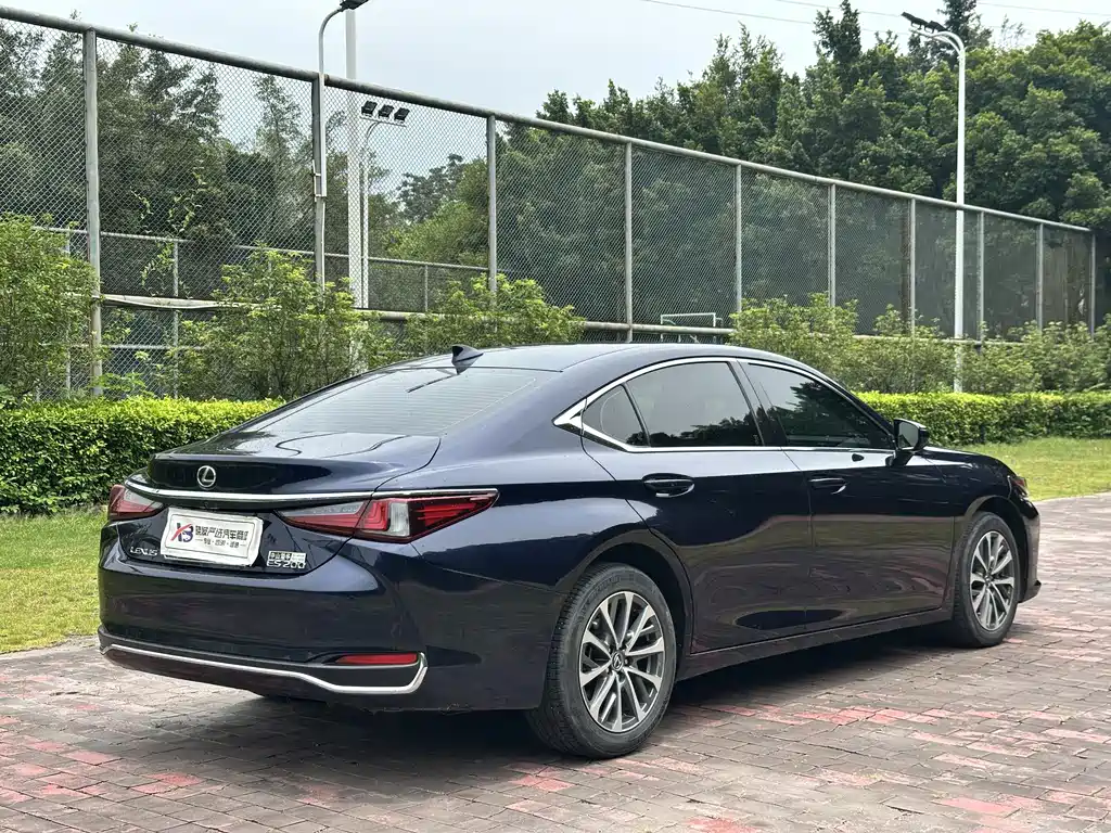 Lexus ES 2023 — фото 9