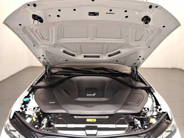 BMW i3 2024