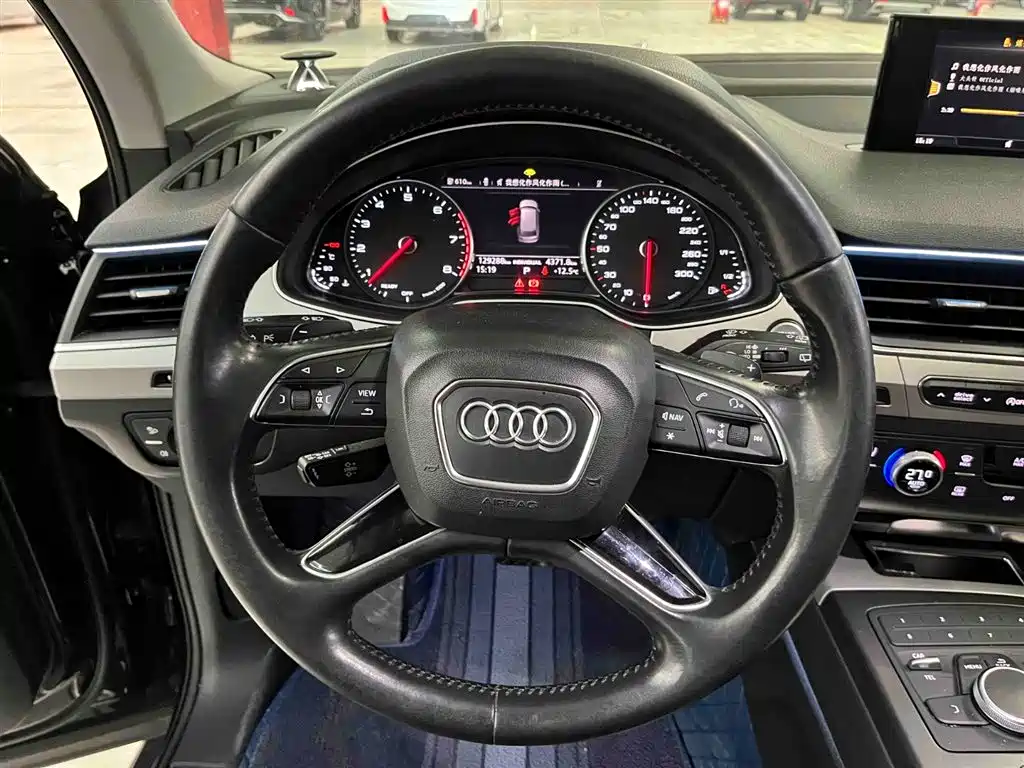 Audi Q7 2017 — фото 8
