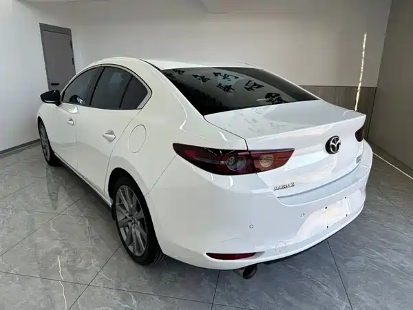 Mazda 3 Axela 2023