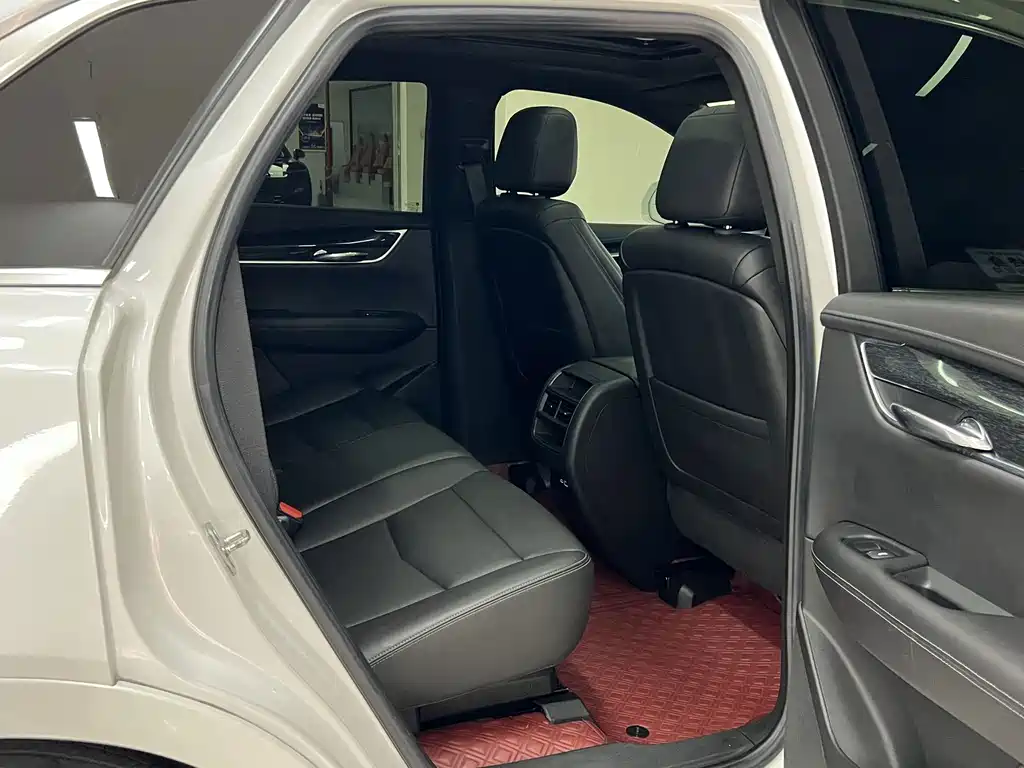 Cadillac XT5 2021 — фото 12