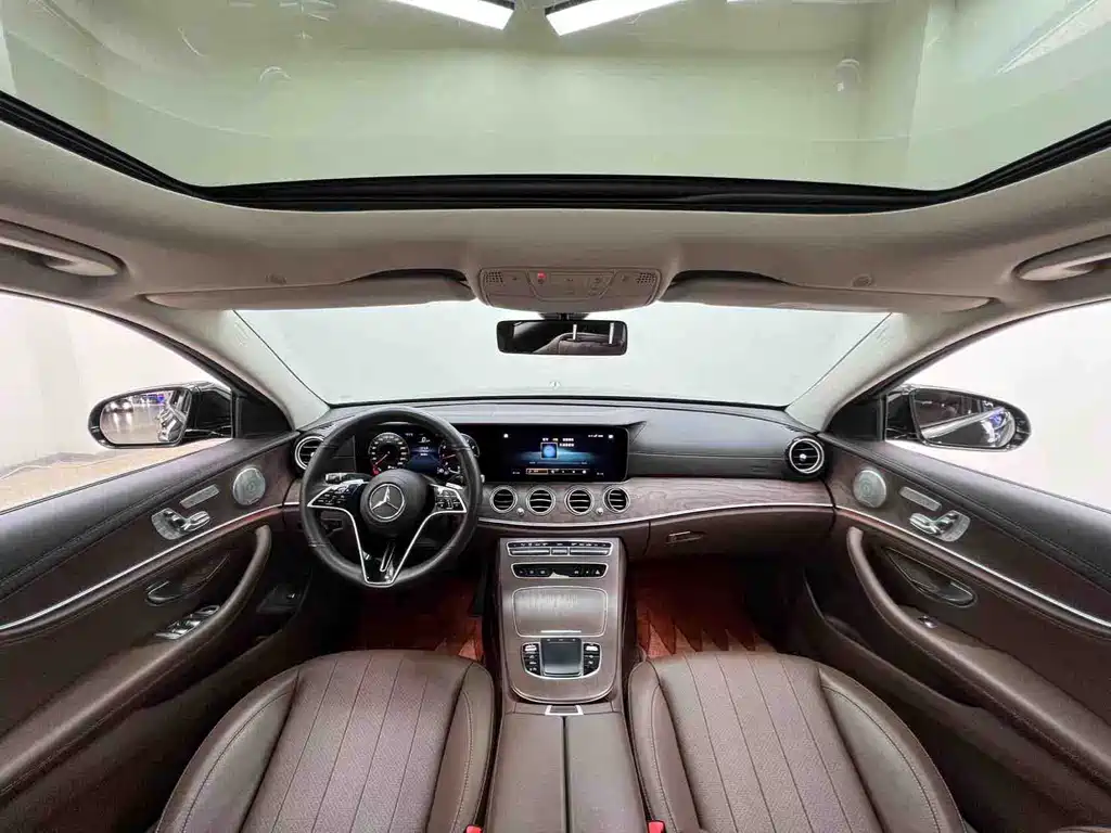 Mercedes-Benz E-Class 2022 — фото 13