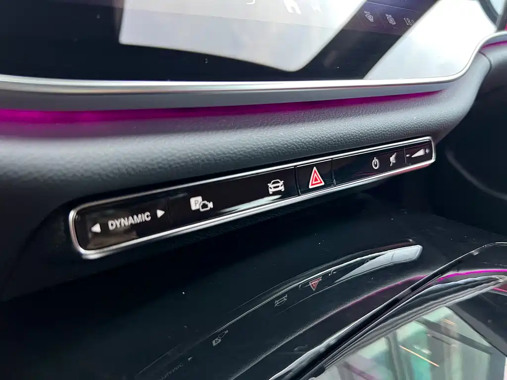 Mercedes-Benz E-Class 2025 — фото 36