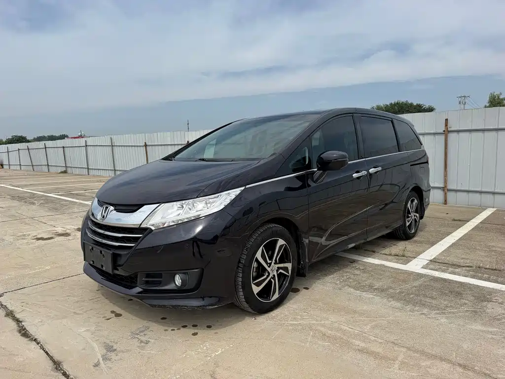 Honda Odyssey 2017 — фото 1
