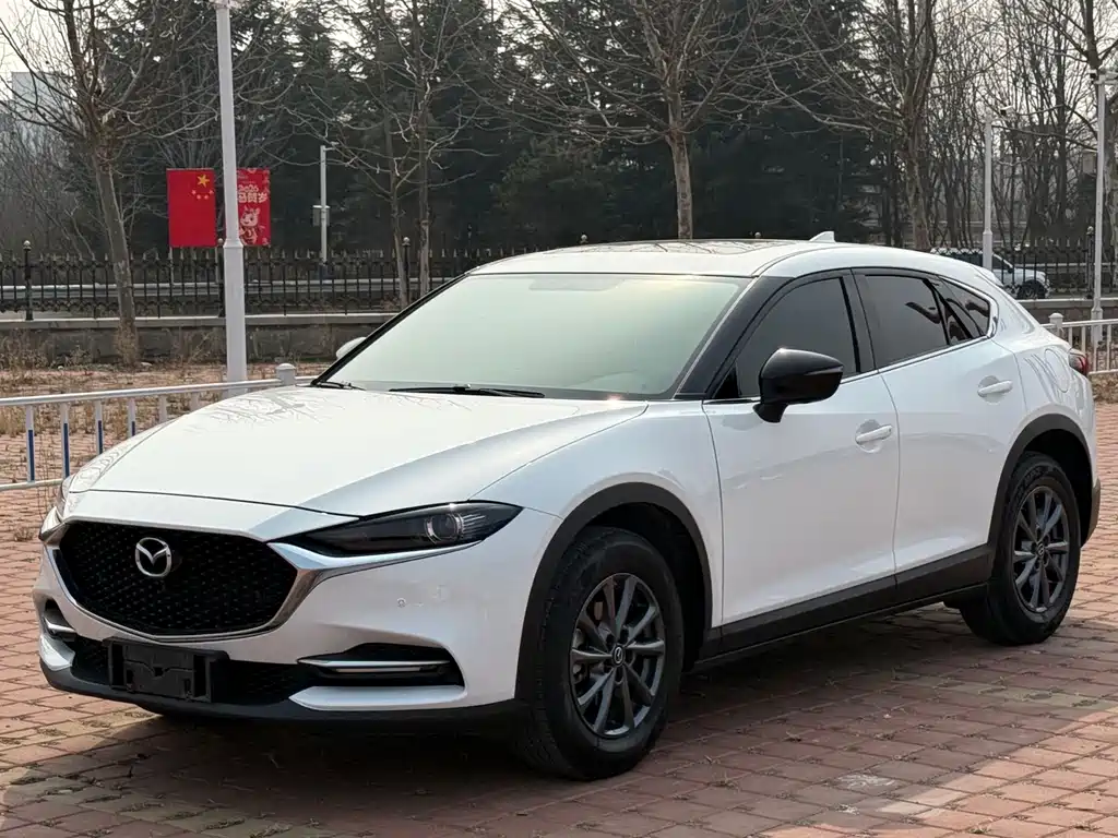 Mazda CX-4 2023 — фото 1