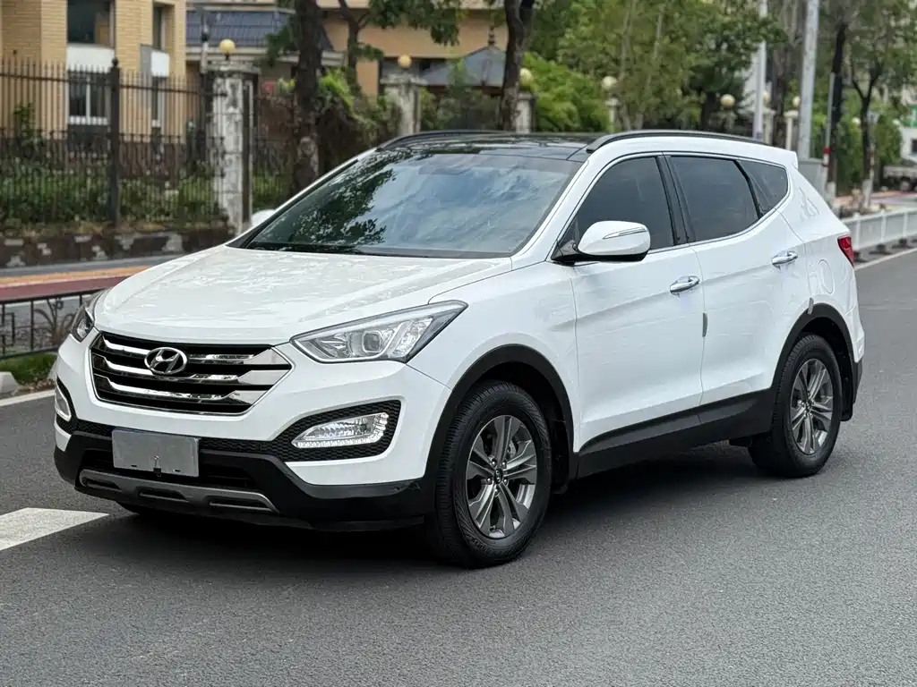Hyundai Santa Fe 2015 — фото 1