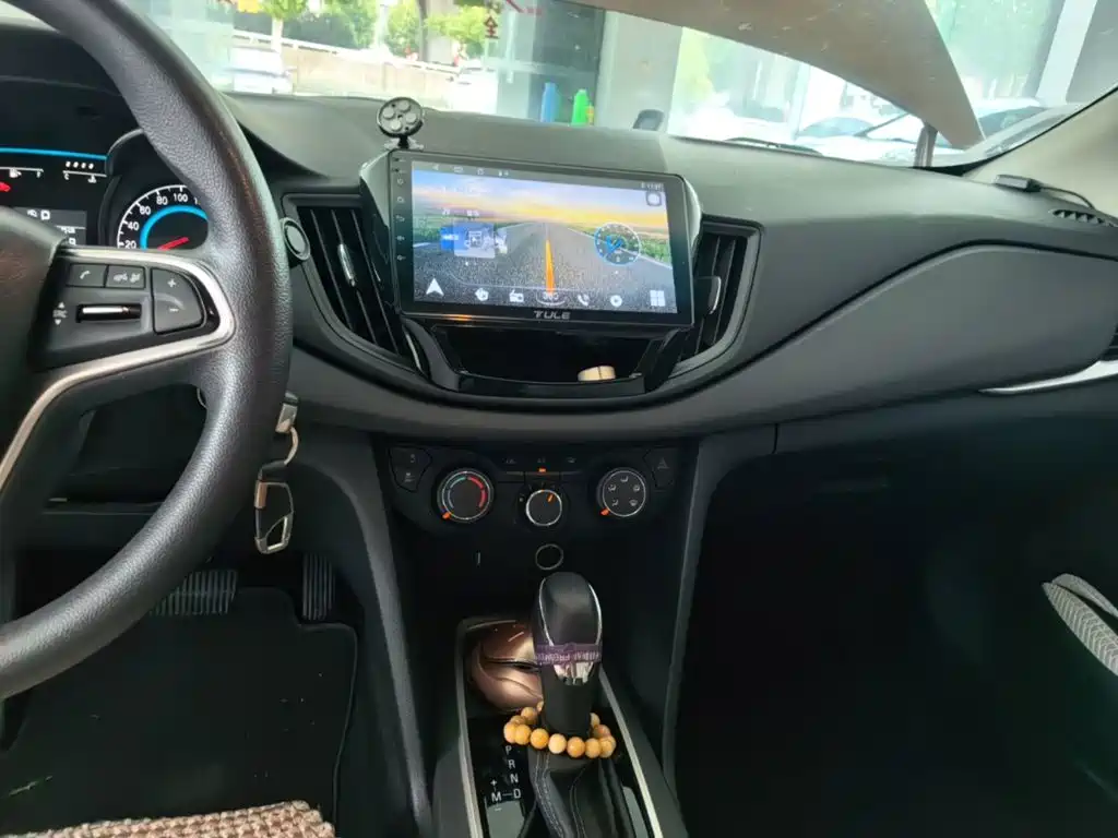 Chevrolet Cavalier 2017 — фото 13