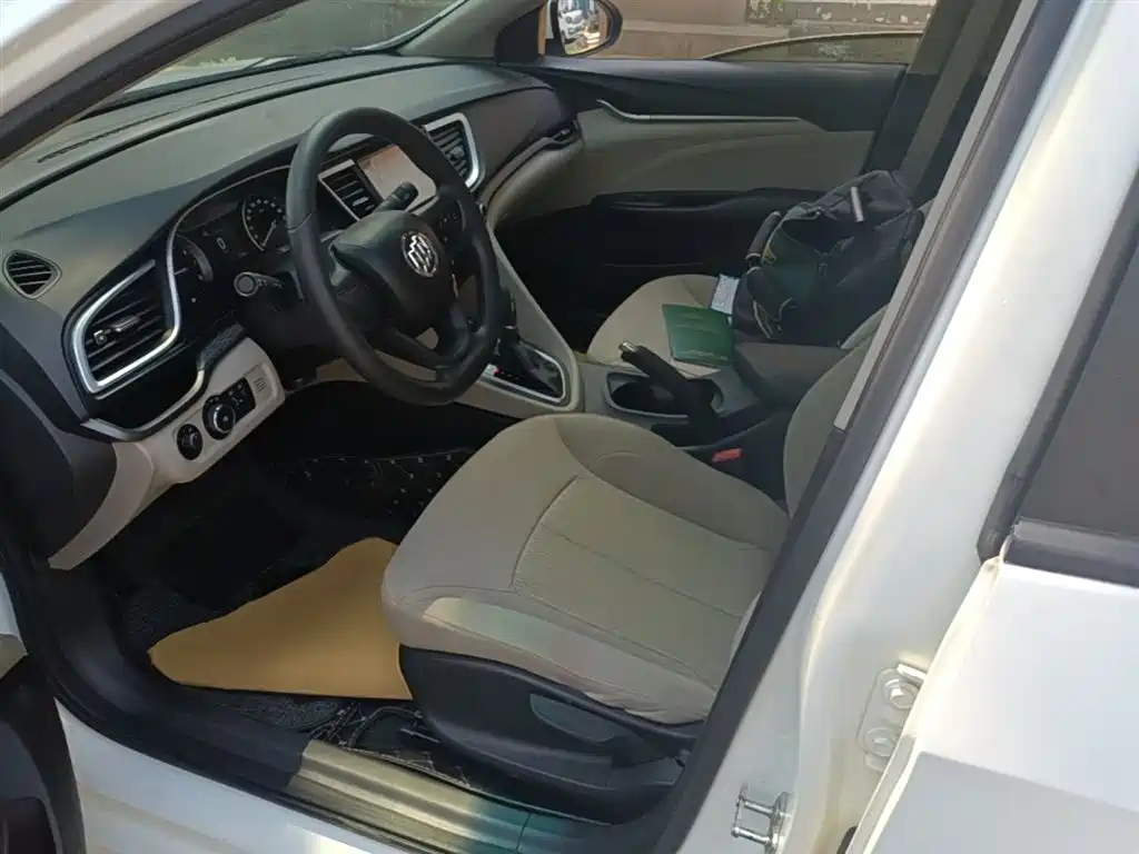 Buick Excelle 2015 — фото 15