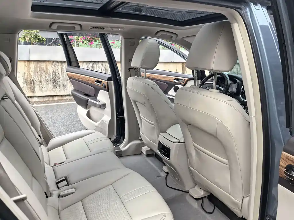 GAC Motor Trumpchi GS8 2016 — фото 18