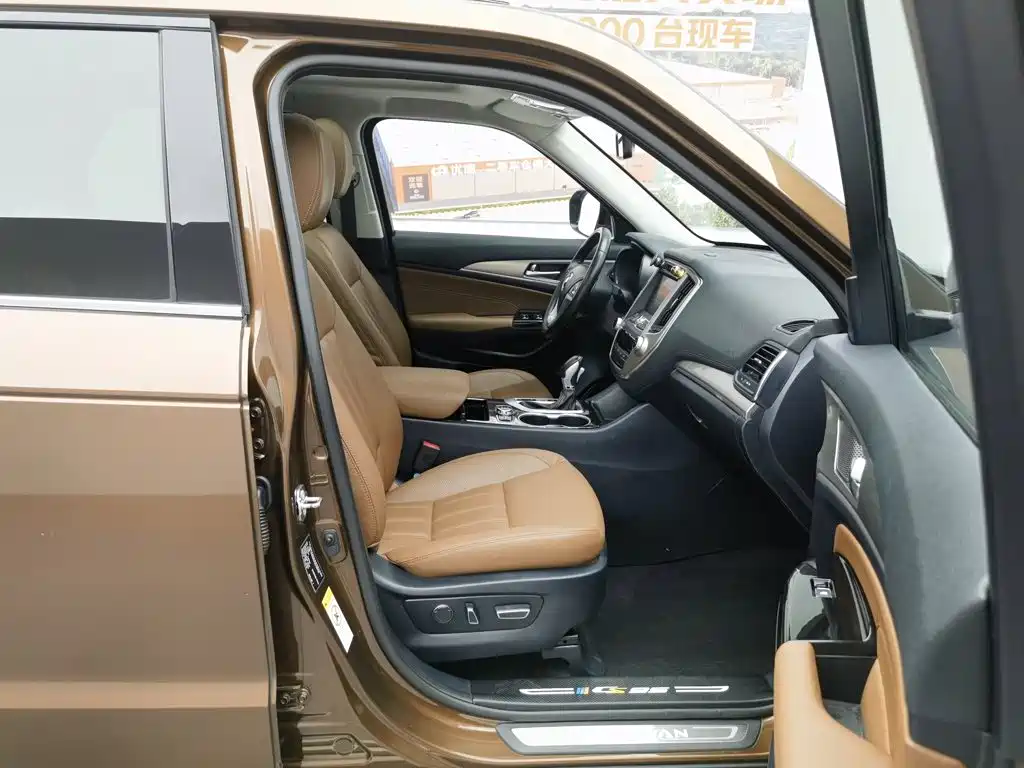 Changan CS95 2017 — фото 23