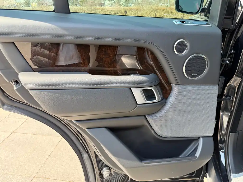 Land Rover Range Rover 2022 — фото 15