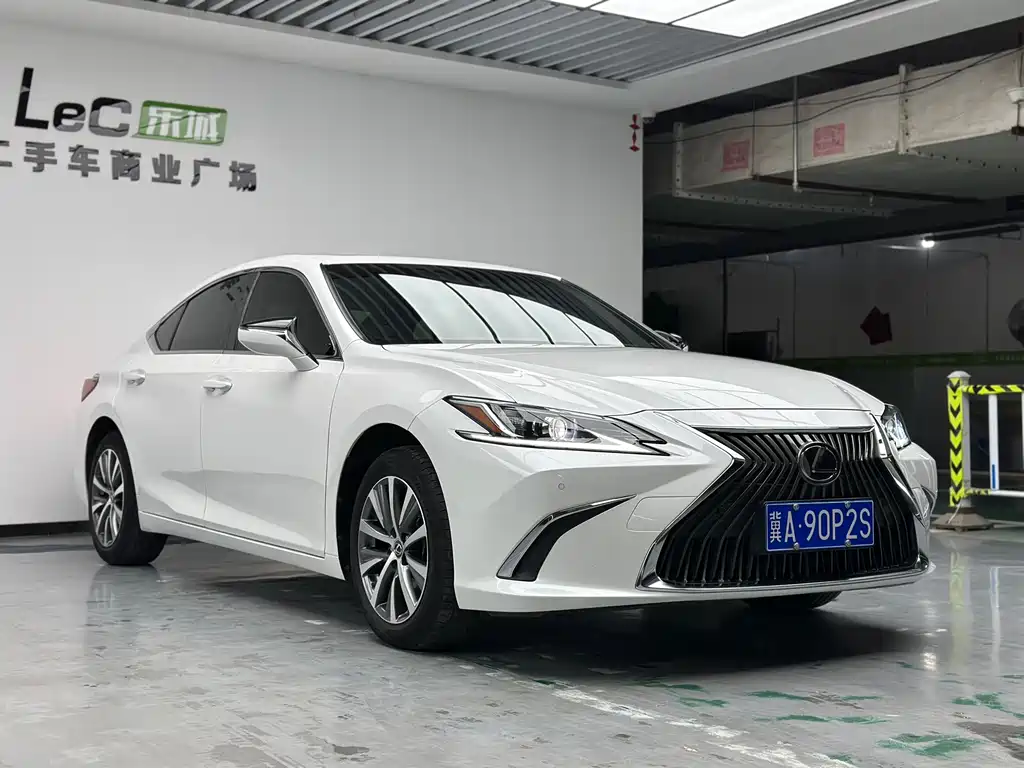 Lexus ES 2021 — фото 3