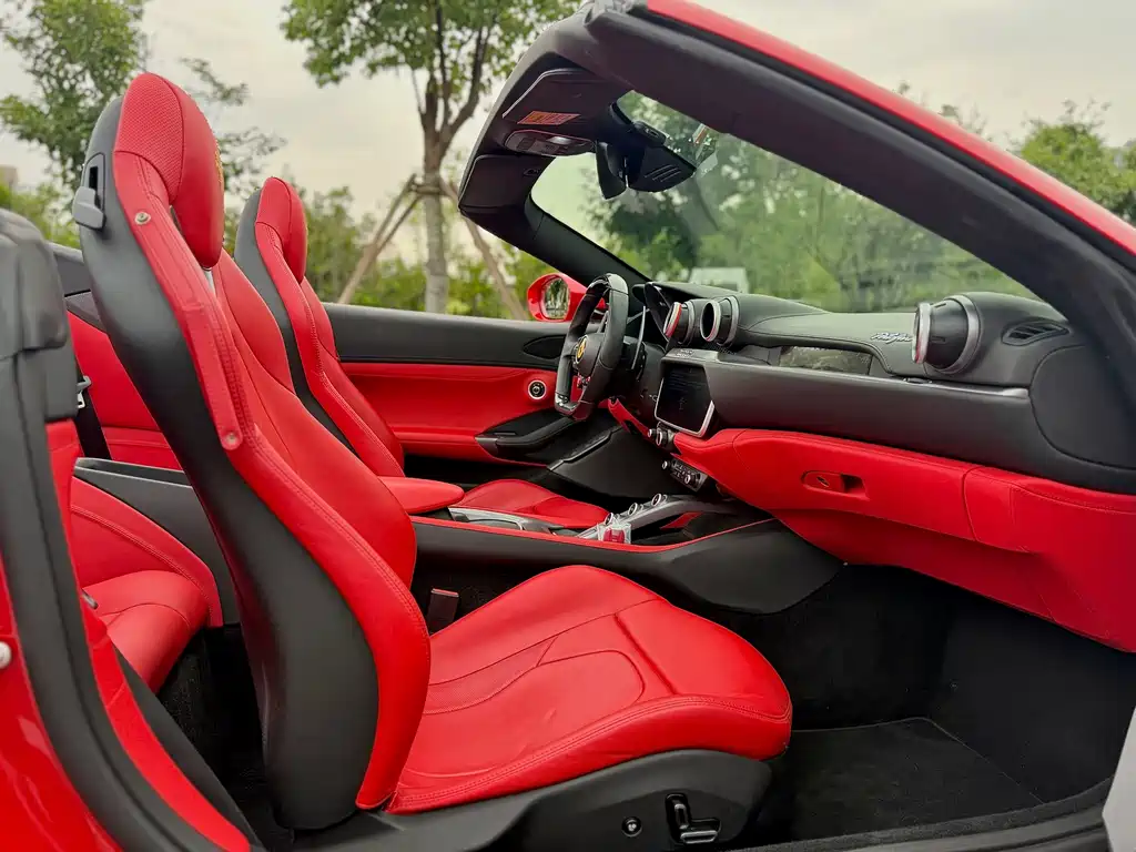 Ferrari Portofino 2019 — фото 17