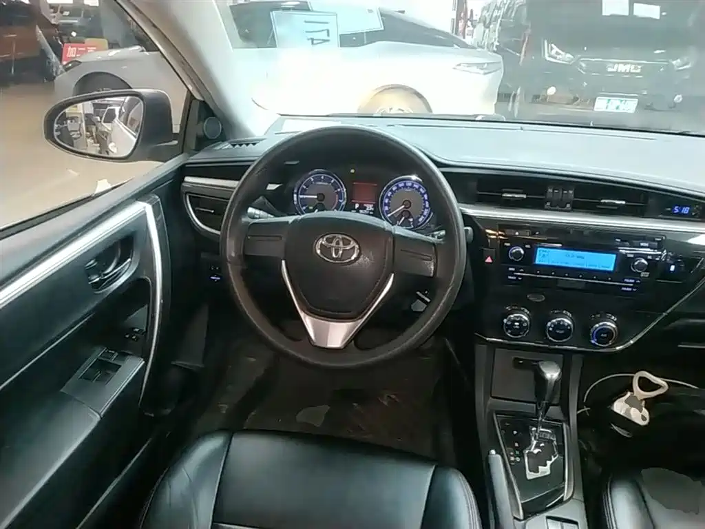Toyota Corolla 2015 — фото 11