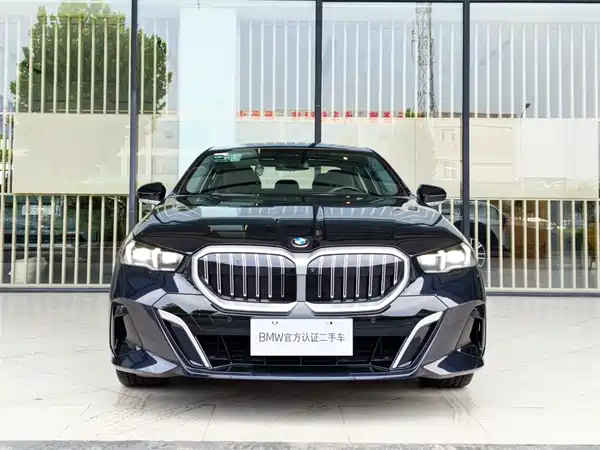 BMW 5 Series 2025