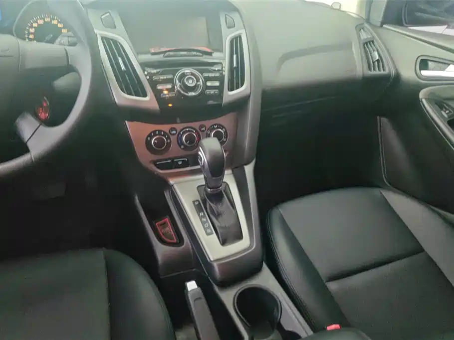 Ford Focus 2014 — фото 13