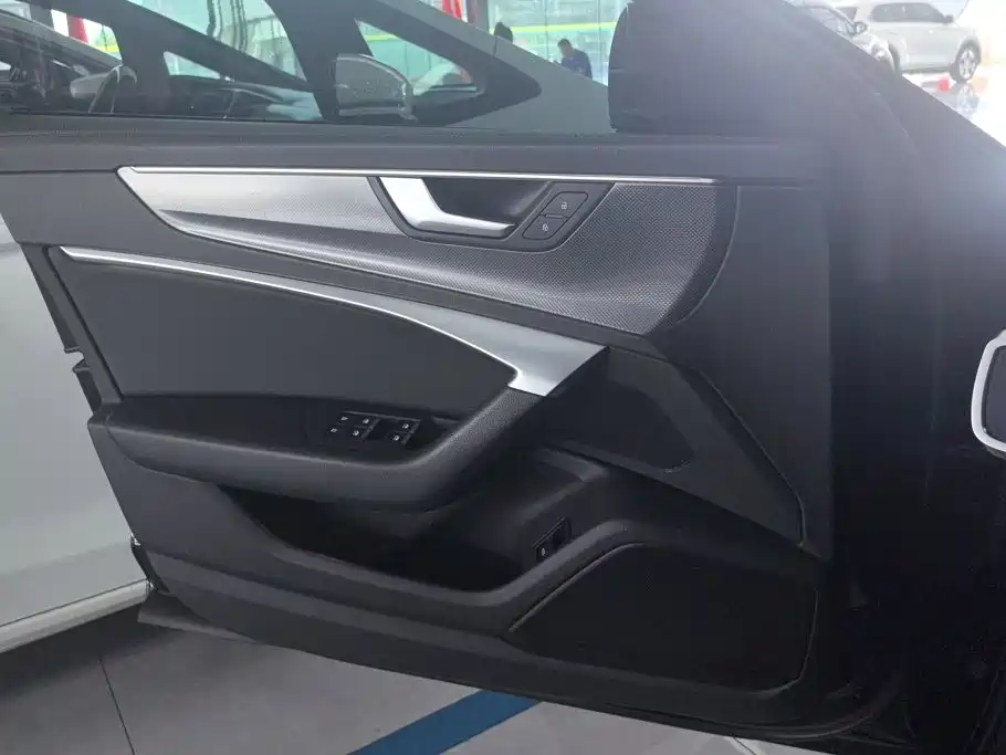 Audi A6L 2020