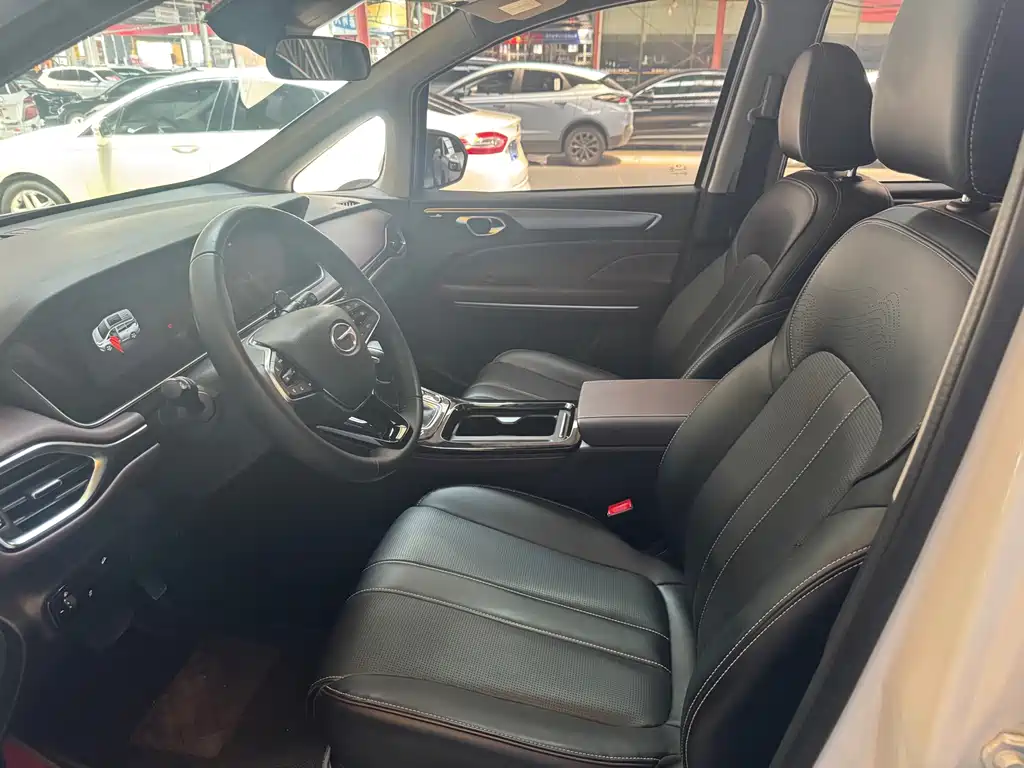 GAC Trumpchi M6 2023 — фото 4