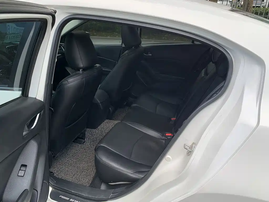 Mazda 3 Angkesela 2018 — фото 14