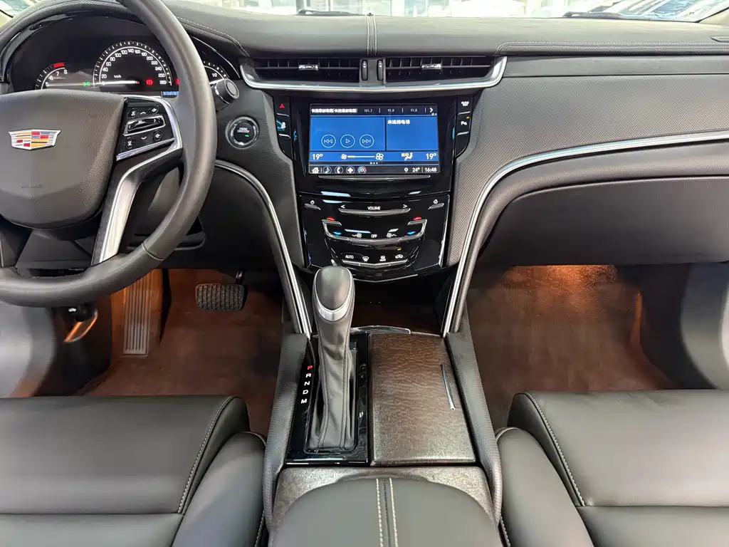 Cadillac XTS 2018 — фото 13