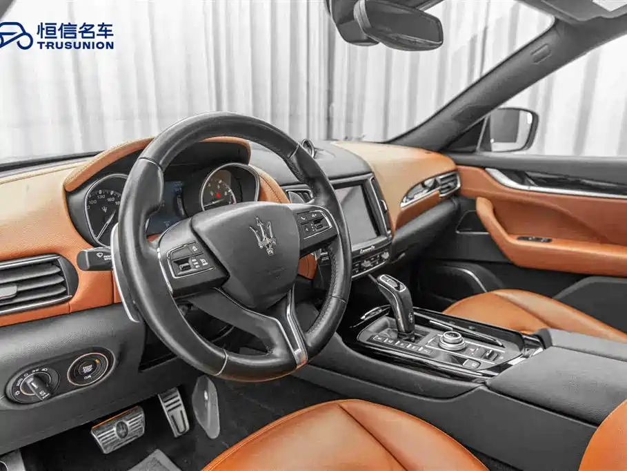 Maserati Levante 2020 — фото 12