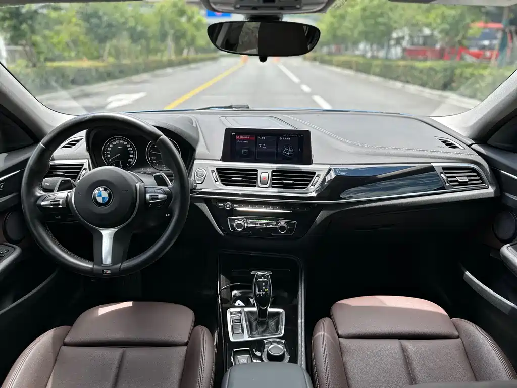 BMW 1 Series 2020 — фото 18