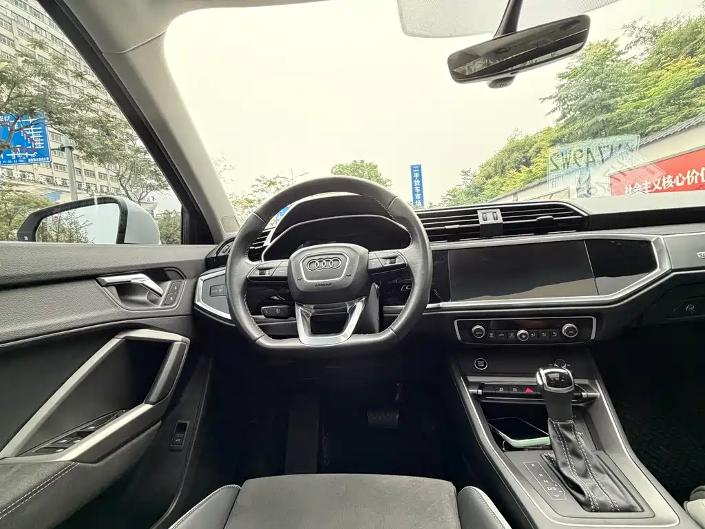 Audi Q3 2023 — фото 14