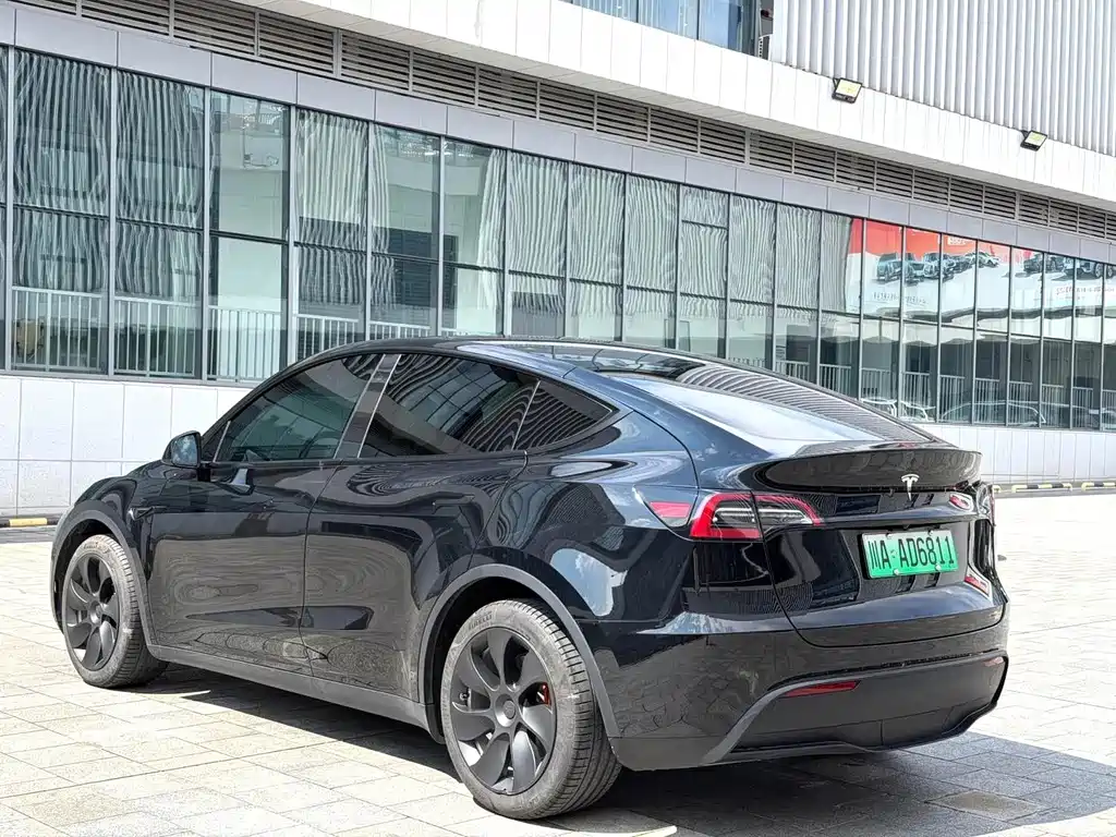 Tesla Model Y 2022 — фото 10