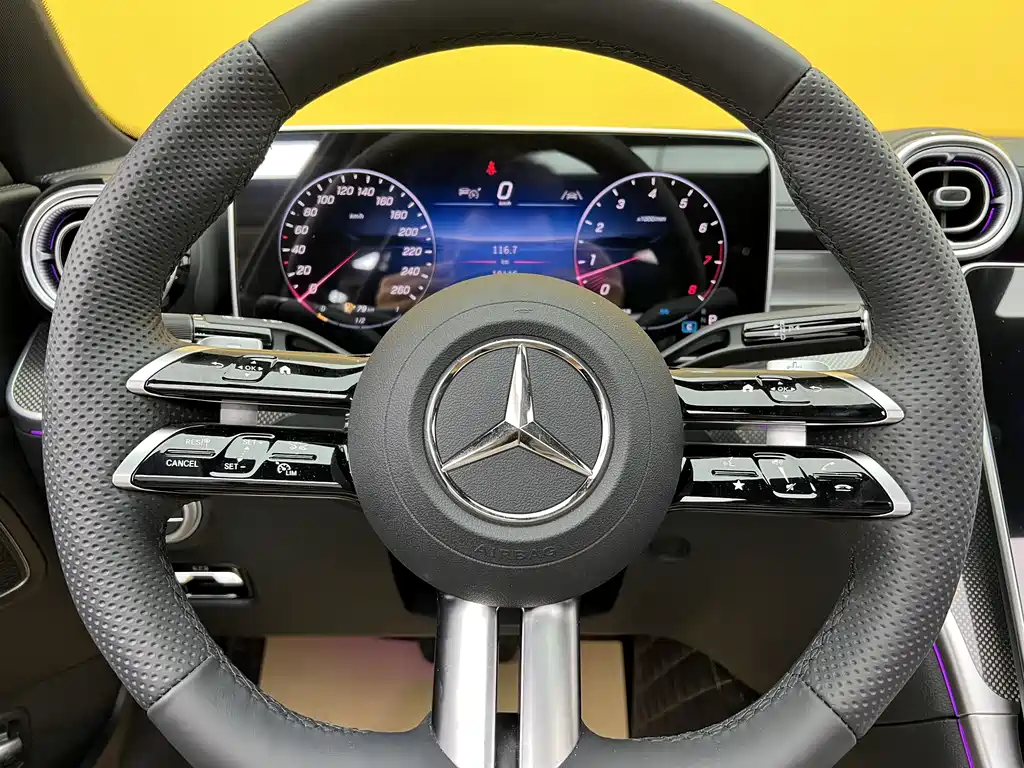 Mercedes-Benz C-Class 2025 — фото 9